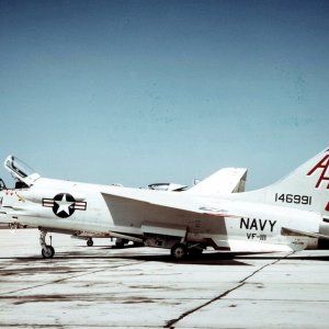 F-8C_Crusader_of_VF-111_at_NAS_North_Island_1968.jpg