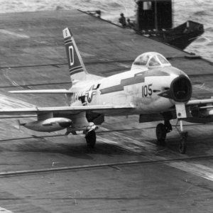 FJ-3M_VF-121_landing_on_USS_Lexington_28CVA-1629_1957.jpg