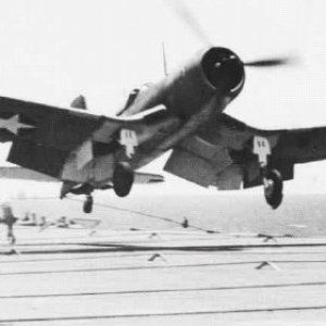 F4U-1_VF-17_CV-17_1943_NAN2-69.jpg