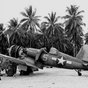 F4U-1A_Corsair_VF-17_on_Green_Island_1944.jpeg