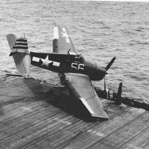 F6F-5HellcataircraftfromVF-12VBF-12isheadingtowardditchingportsideofthedeckofUSSRandolphCV-15_zpse2b352fd.jpg