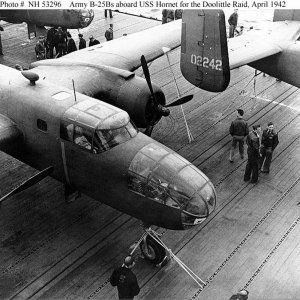 Doolittle-B-25s-on-Hornet.jpg