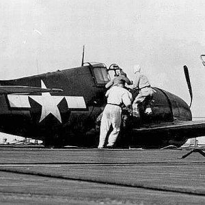 Hellcat-USS_Essex-1944.jpg