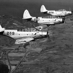 TBD_Devastators_of_VT-2_in_flight_c1938.jpg