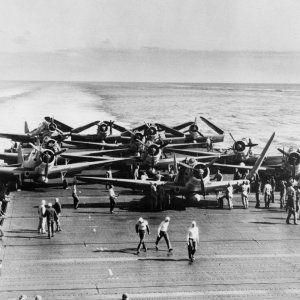 TBDs_on_USS_Enterprise_28CV-629_during_Battle_of_Midway.jpg