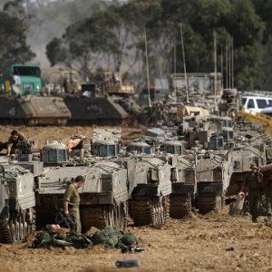 israeli-soldiers-near-gaza.JPG