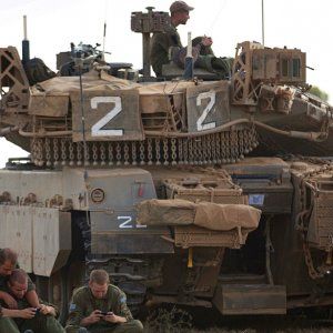 Israeli-soldiers-near-Gaz-014.jpg