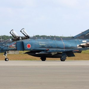 Mitsubishi_F-4EJ_Kai_Phantom_II~0.jpg