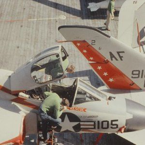 F4d_Skyray_close_cockpit.jpg