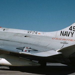 F4D_Skyray2C_Tailhook_Association_015_cropped.jpg