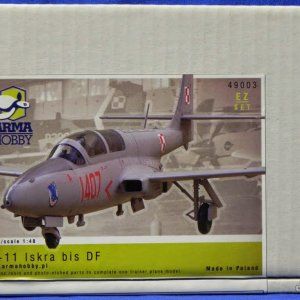 ArmaHobby49003TS11IskraBox.JPG