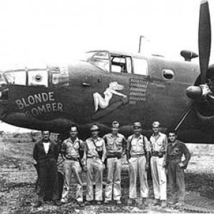 b25-blondebomber_1_20120123_1306544268.jpg