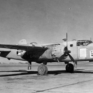 North_American_B-25D_Mitchell_12th_BG_Earthquakers_nose_art.jpg