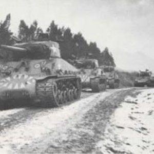 ShermanM4A3E8CcompanyRicesReddevils89thTankBattalion25thInfantryDivisionRoHanCoreaMarzo1951.jpg