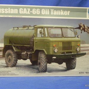 Trumpeter01018GaZ66OilTankerBoxArt.JPG