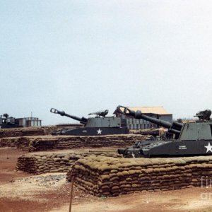base-camp-artillery-guns-self-propelled-howitzer-m109.jpg