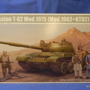 Trumpeter01551T62Mod75KTD2box.JPG