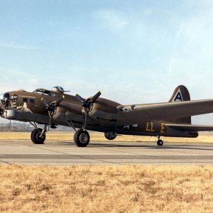 Boeing_B-17G_.jpg