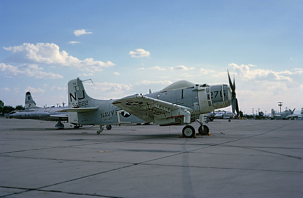 134622_Douglas_A-1H_Skyraider_USN_VA-122_DavisMonthan_10091968_1280a.jpg