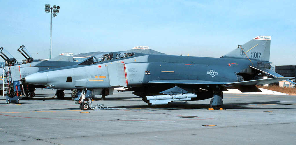 192d_Reconnaissance_Squadron_RF-4C_64-017_1989.jpg