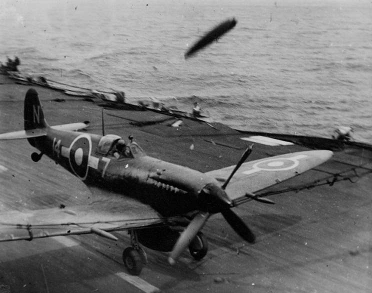 1944_00_00_seafire.jpg