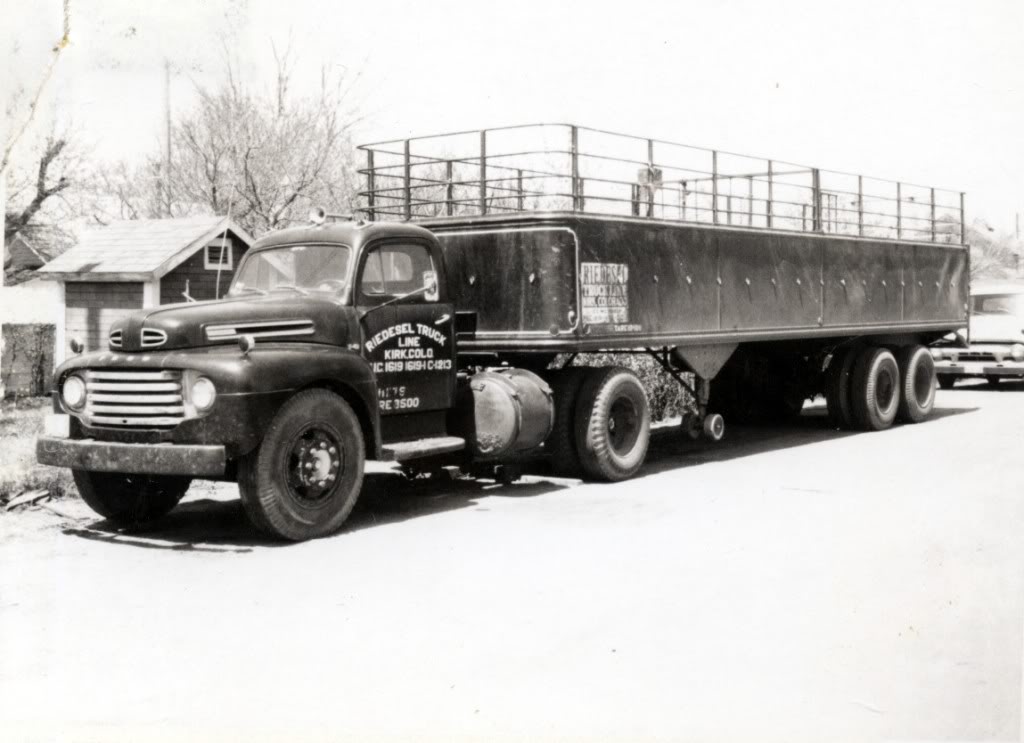 49F8Tractor002.jpg