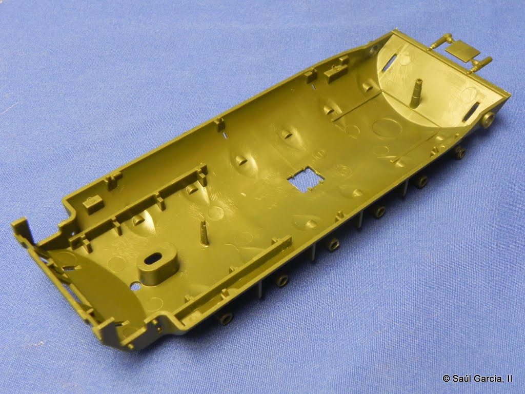 Academy13296M60A2SpruexLowerHull3.JPG