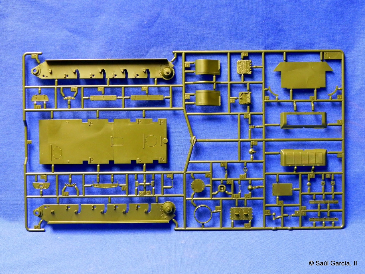 Academy13505tT3476Model1943SprueTreeI1.jpg