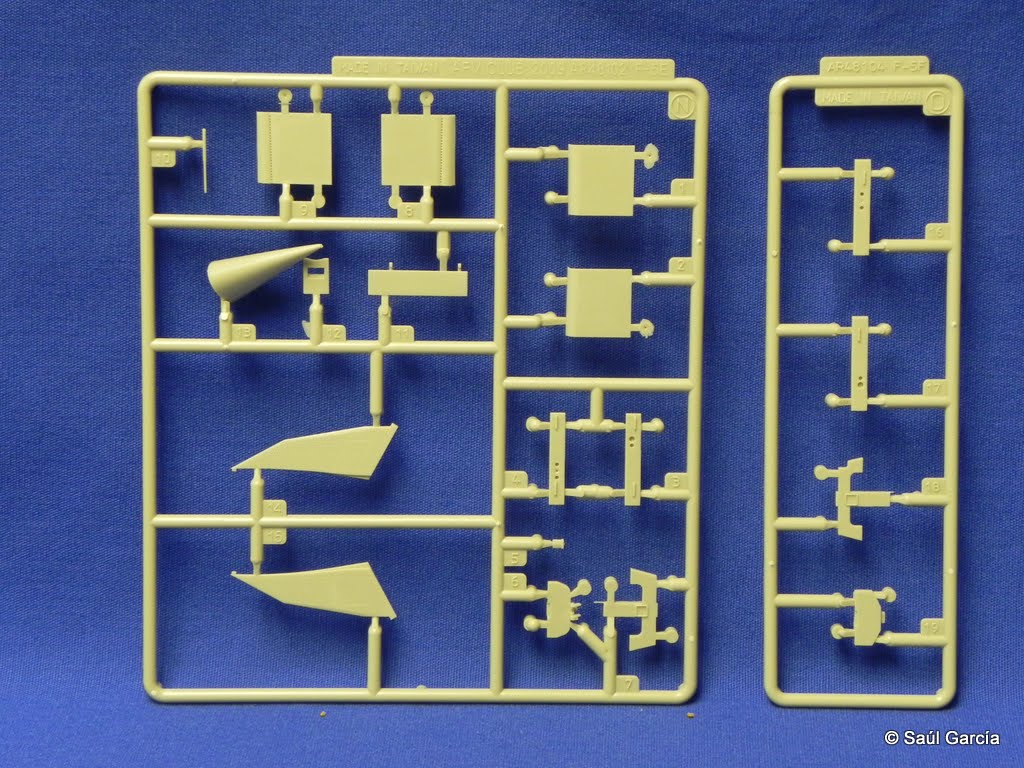 AFV_Club_AR48106_Sprue_N_O.JPG