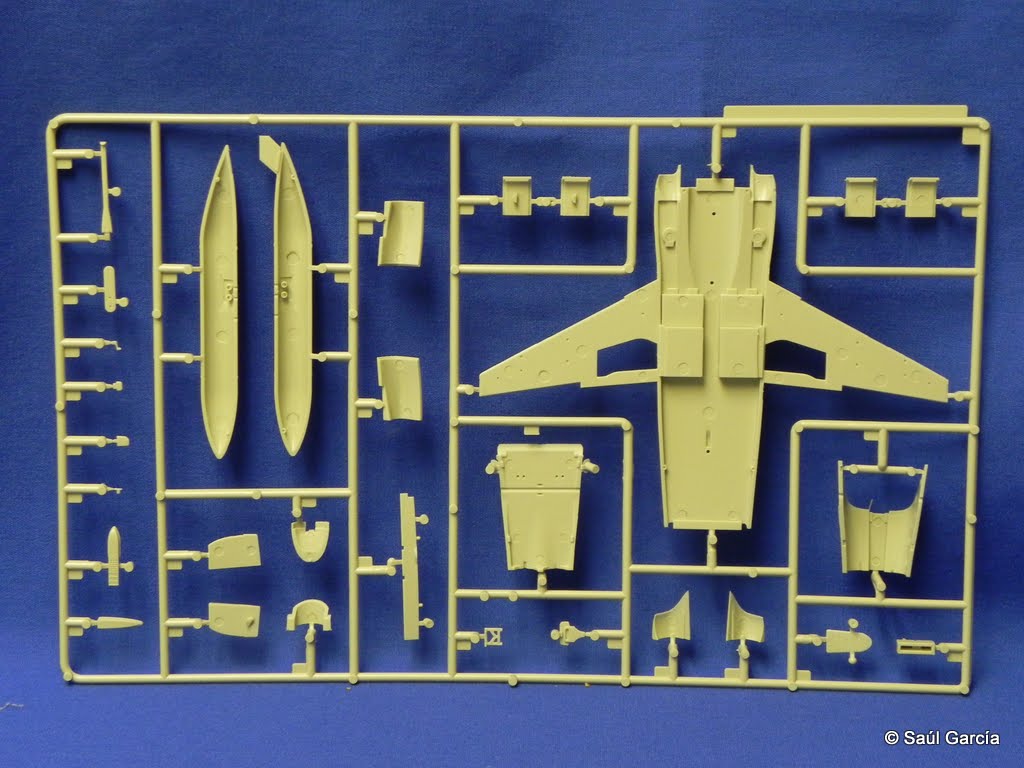 AFV_Club_AR48106_Sprue_P_Rear.JPG