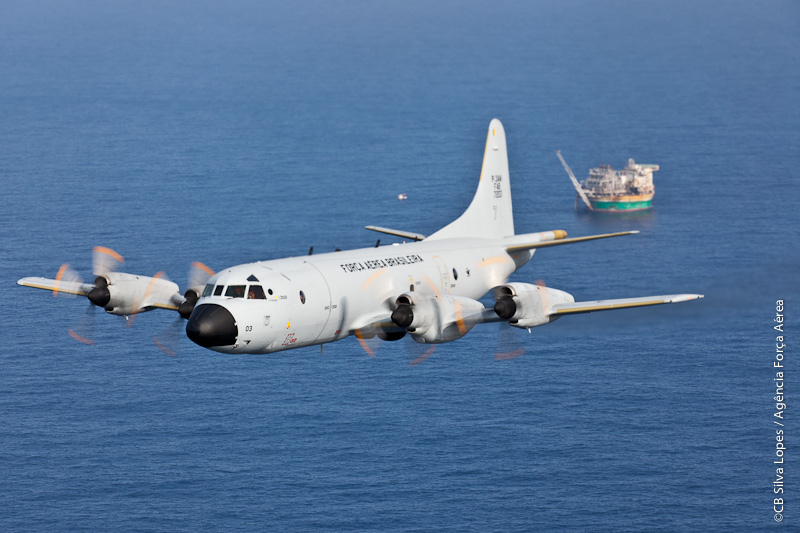 AIR_P-3AM_Passes_Offshore_Platform_FAB_lg.jpg