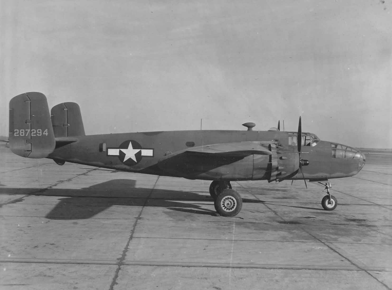 AT-24_advanced_Trainer_B-25_42-87294.jpg