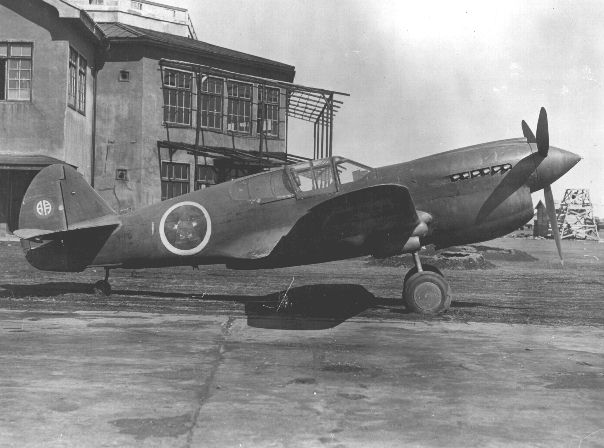 At_one_time__this_Warhawk__captured_P-40_No_1__had_been_pho-ww2shots-air_force.jpg
