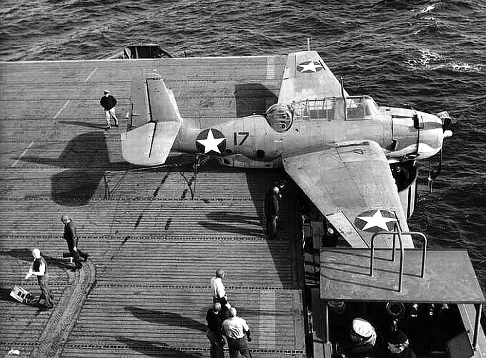 Avenger-USS-Card-1942.jpg