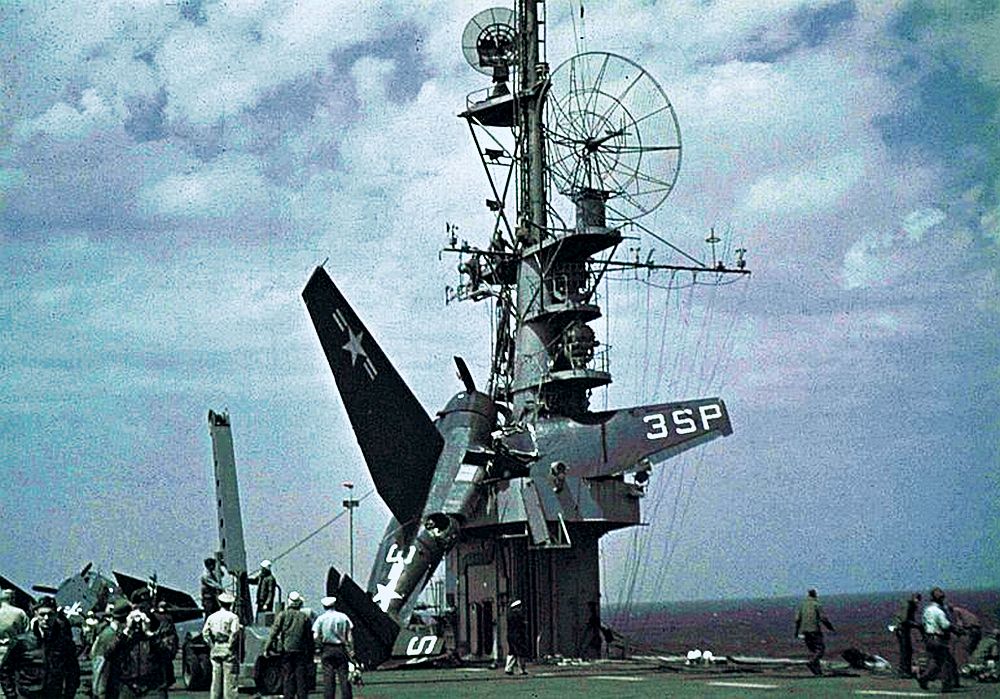 Avenger-USS-Siboney-1949.jpg