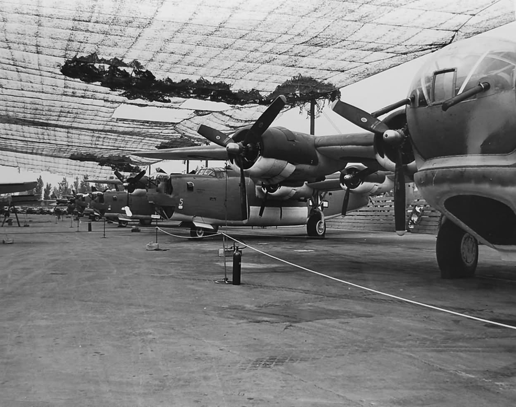 B-24_Liberator_factory.jpg
