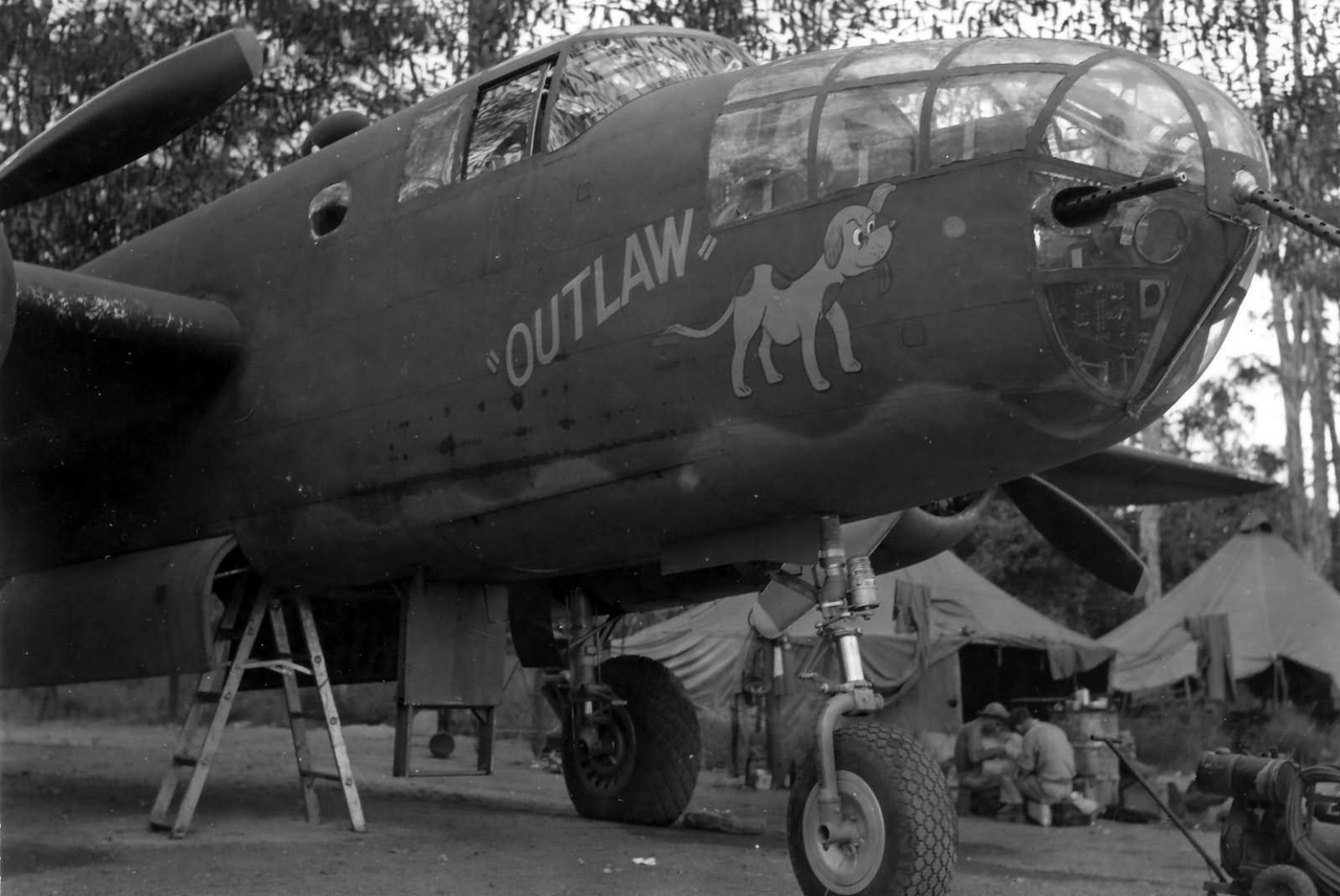 B-25_38_Bomb_Group_1942_Outlaw_nose_art.jpg