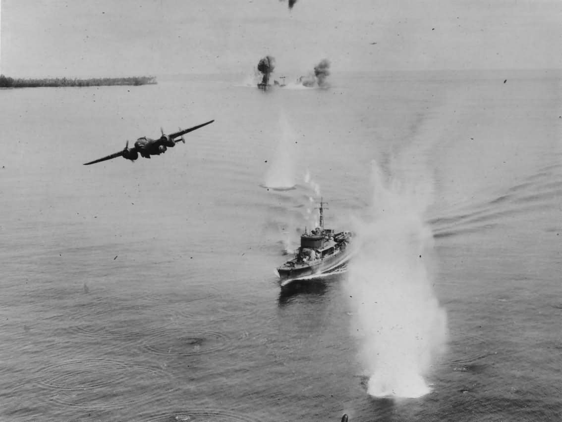 B-25_attack_japanese_convoy_Kavieng_New_Ireland_1944.jpg