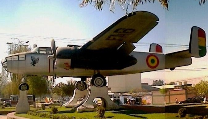 B-25_en_Cochabamba_Bolivia_01.jpg