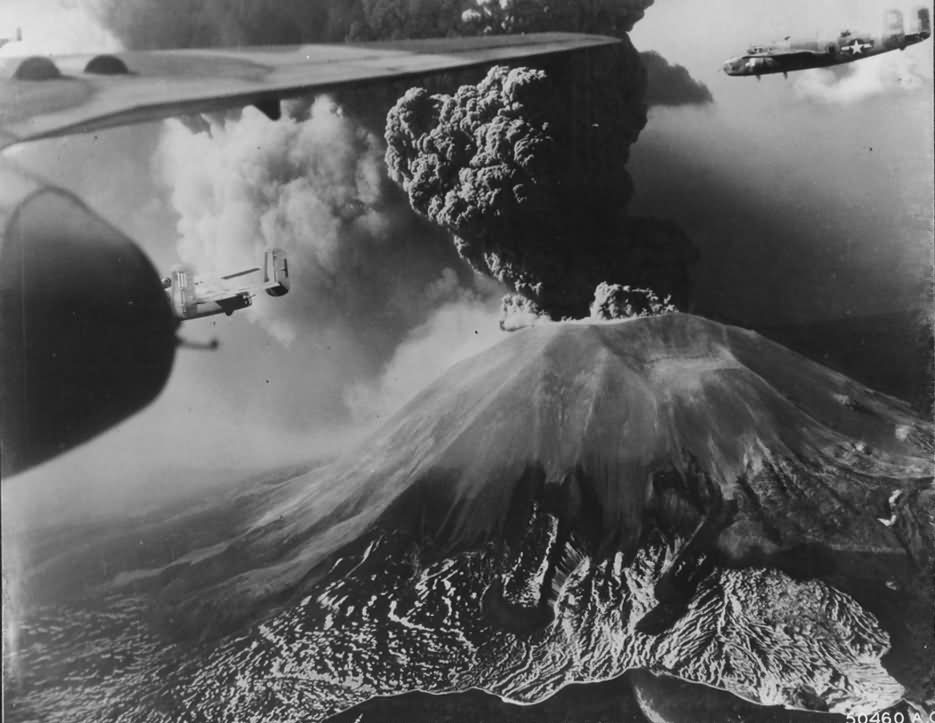 B-25_enroute_to_bomb_Monte_Cassino_march_1944.jpg