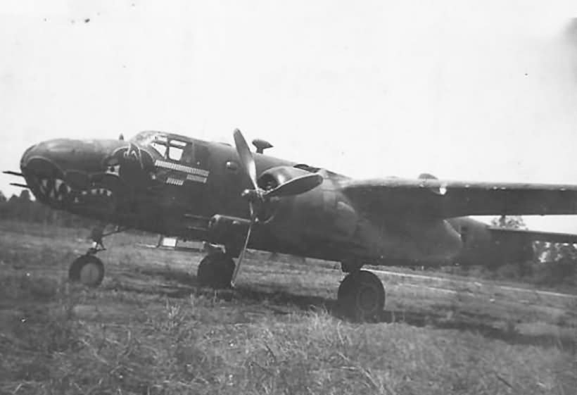 B-25_Mitchell_Nose_Art_Dragon_1943_New_Guinea.jpg