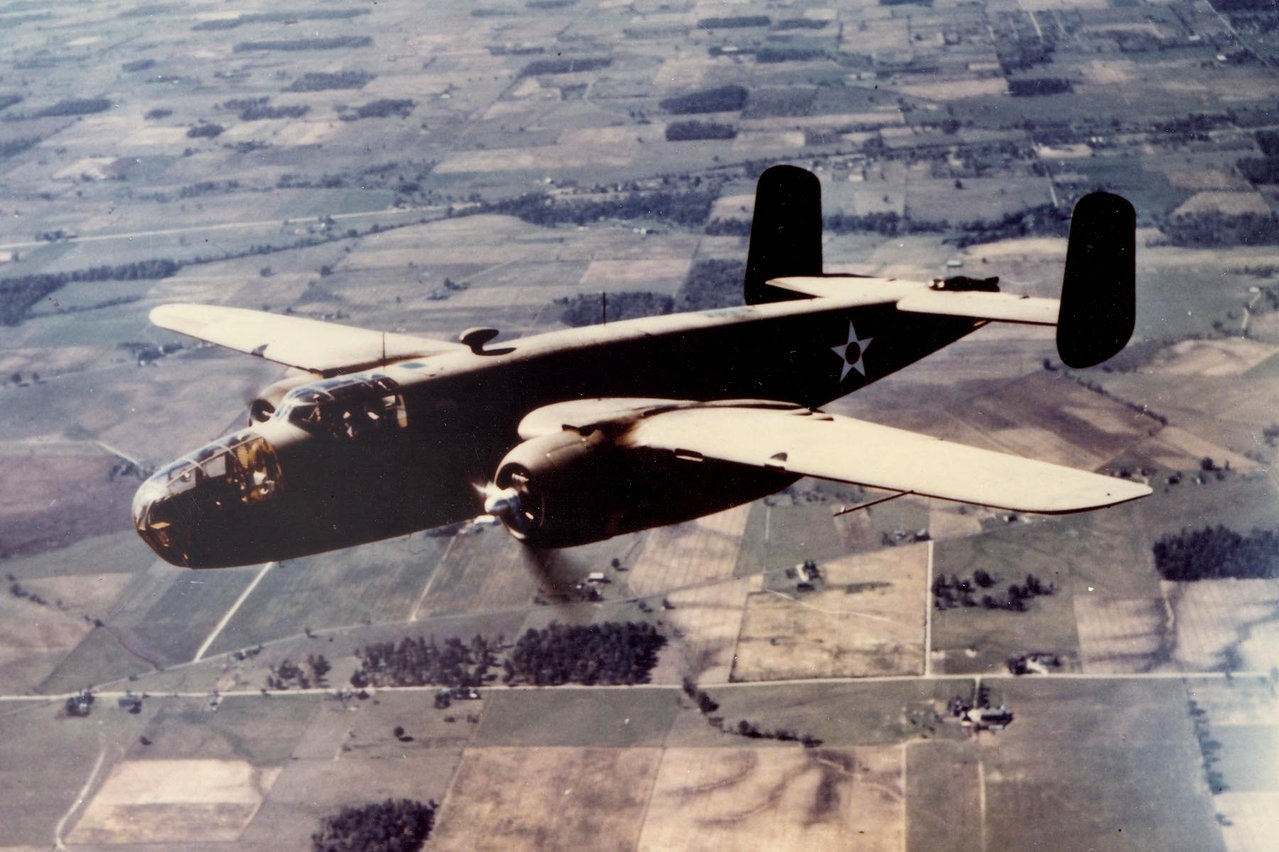 B-25A_Mitchell_in_flight_c1941.jpg