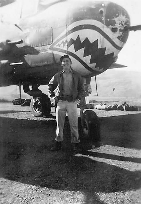 B-25D_Bomber_w_Sharks_Mouth_China_1944.jpg