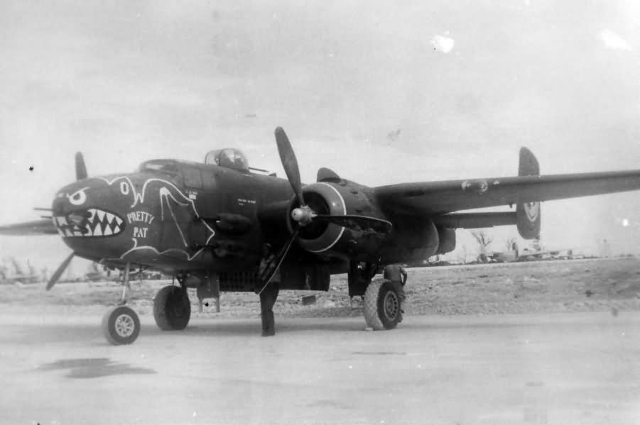 B-25J_Strafer_Pretty_Pat_nose_art_499_BS.jpg