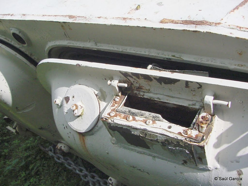 BMP1rearHatchPeriscope.jpg