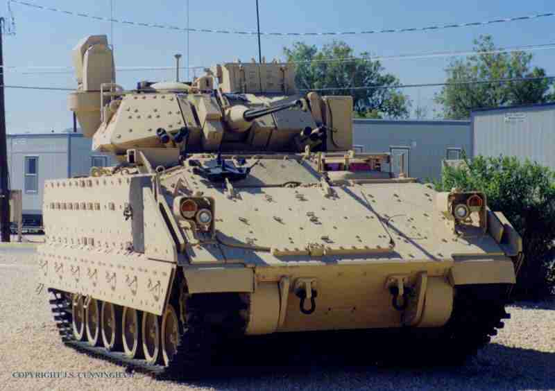 Bradley_M2A3_Infantry_Armored_Fighting_Vehicle_US_Army_03.jpg