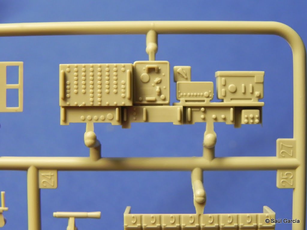 BRDM2EarlySprueZdetail01.JPG