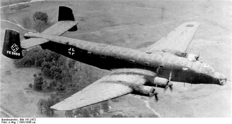 Bundesarchiv_Bild_141-24722C_Flugzeug_Junkers_Ju_290_A-7.jpg