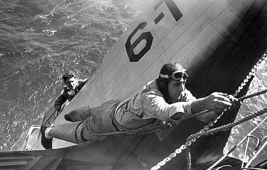 carrierrescue1940c.jpg