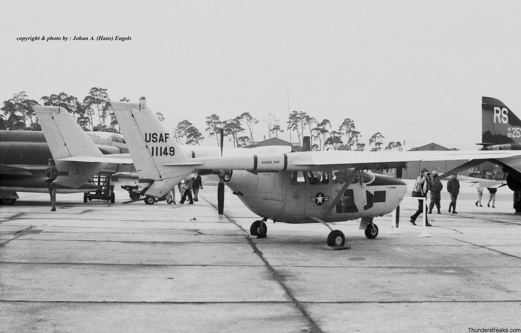 Cessna-O-2A-Skymaster-111492-USAF-Ramstein-11-6-1971-J_A_Engels.jpg